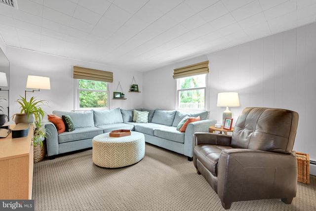 8 SYCAMORE RD, Hummelstown, PA 17036