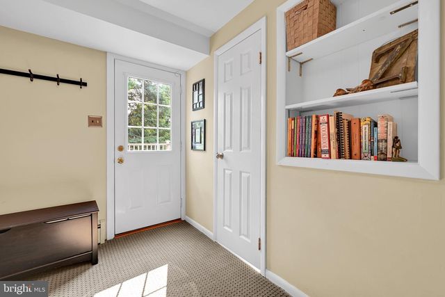 8 SYCAMORE RD, Hummelstown, PA 17036