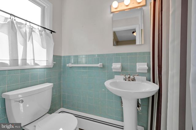 8 SYCAMORE RD, Hummelstown, PA 17036