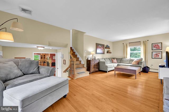 8 SYCAMORE RD, Hummelstown, PA 17036