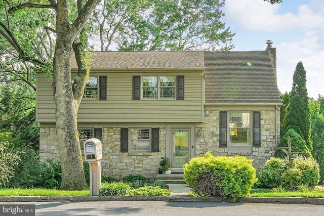8 SYCAMORE RD, Hummelstown, PA 17036