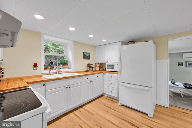 8 SYCAMORE RD, Hummelstown, PA 17036