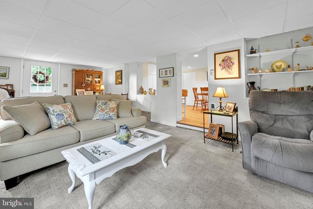 8 SYCAMORE RD, Hummelstown, PA 17036