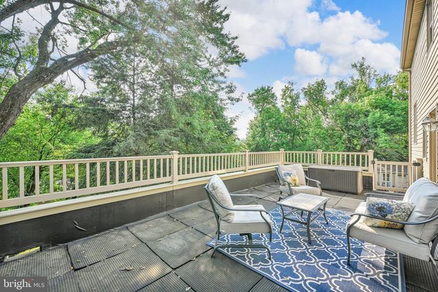 8 SYCAMORE RD, Hummelstown, PA 17036