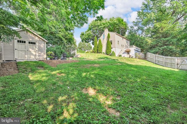 8 SYCAMORE RD, Hummelstown, PA 17036