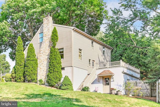 8 SYCAMORE RD, Hummelstown, PA 17036