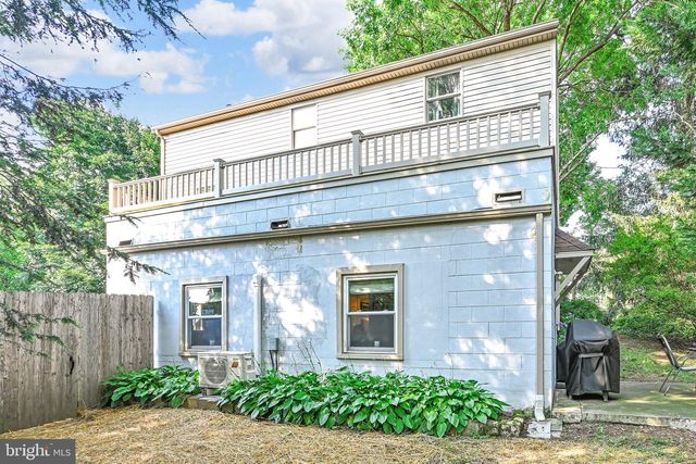 8 SYCAMORE RD, Hummelstown, PA 17036