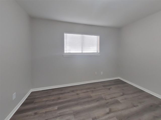 5523 Foresthaven Drive, Houston, TX 77066