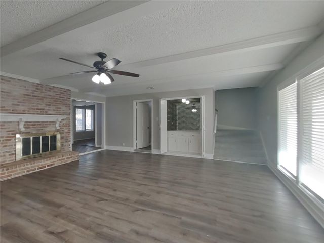 5523 Foresthaven Drive, Houston, TX 77066