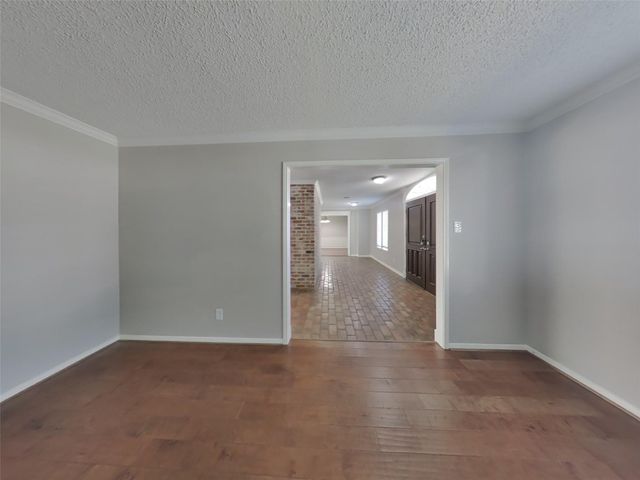 5523 Foresthaven Drive, Houston, TX 77066