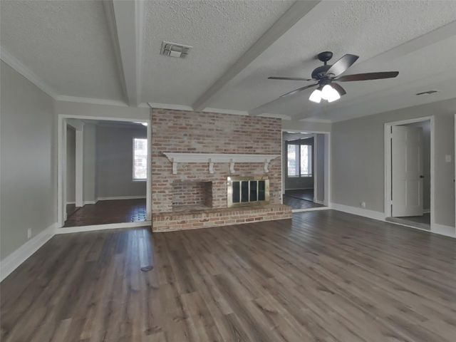 5523 Foresthaven Drive, Houston, TX 77066