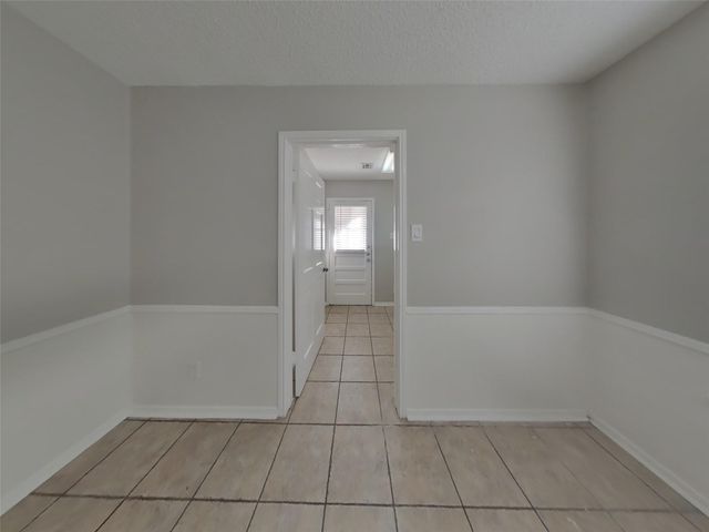 5523 Foresthaven Drive, Houston, TX 77066