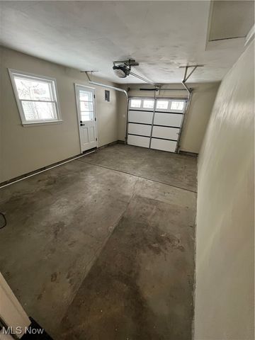 653 Chapel Lane, Campbell, OH 44405