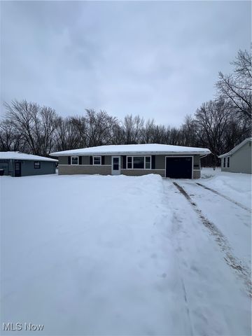 653 Chapel Lane, Campbell, OH 44405