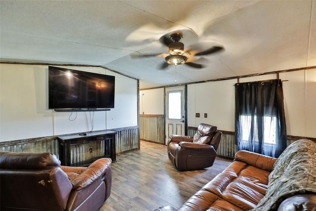 618 Derstine Road, Merkel, TX 79536