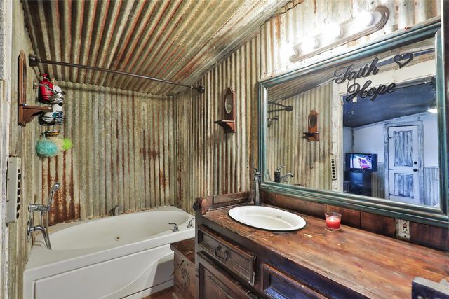 618 Derstine Road, Merkel, TX 79536