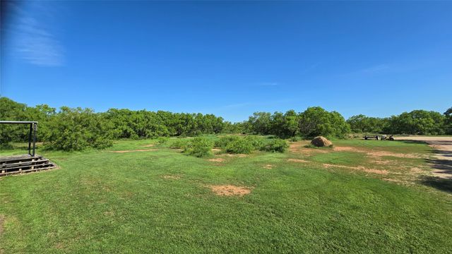 618 Derstine Road, Merkel, TX 79536
