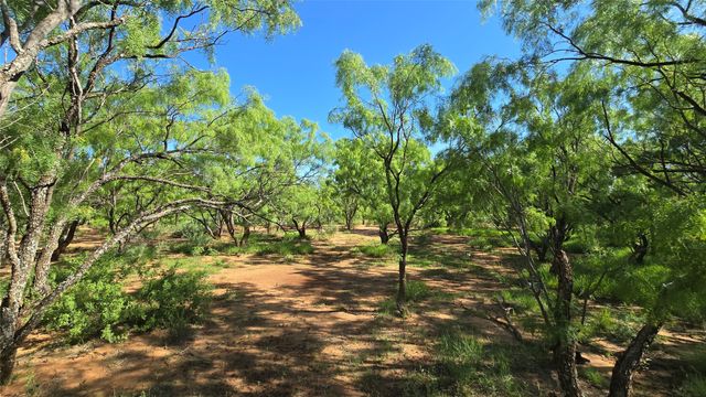618 Derstine Road, Merkel, TX 79536