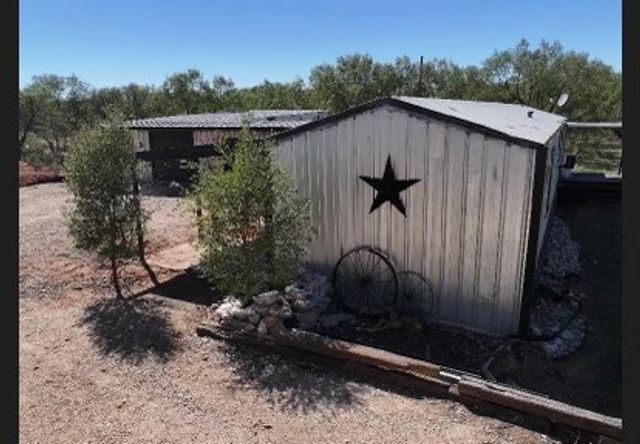 618 Derstine Road, Merkel, TX 79536