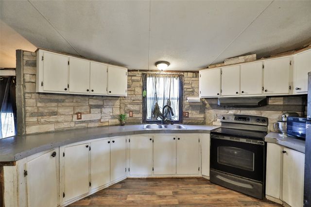 618 Derstine Road, Merkel, TX 79536