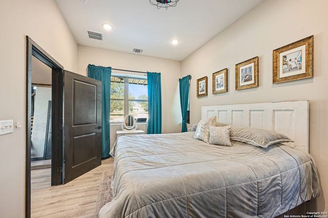 144 County Road 7725, Natalia, TX 78059