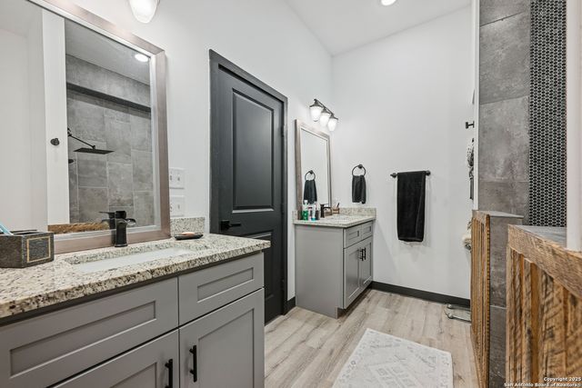 144 County Road 7725, Natalia, TX 78059