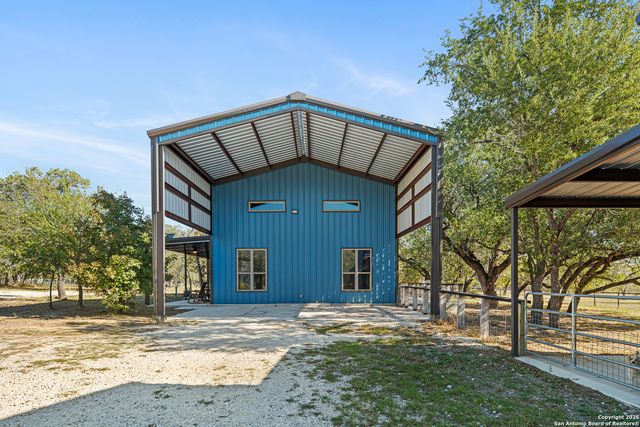 144 County Road 7725, Natalia, TX 78059