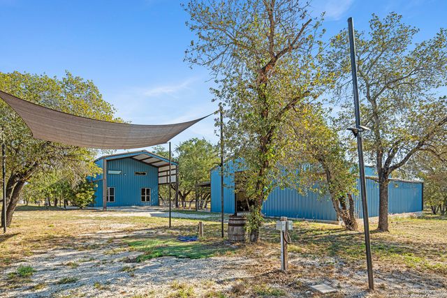 144 County Road 7725, Natalia, TX 78059