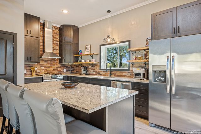 144 County Road 7725, Natalia, TX 78059