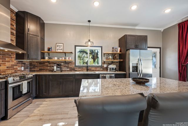 144 County Road 7725, Natalia, TX 78059