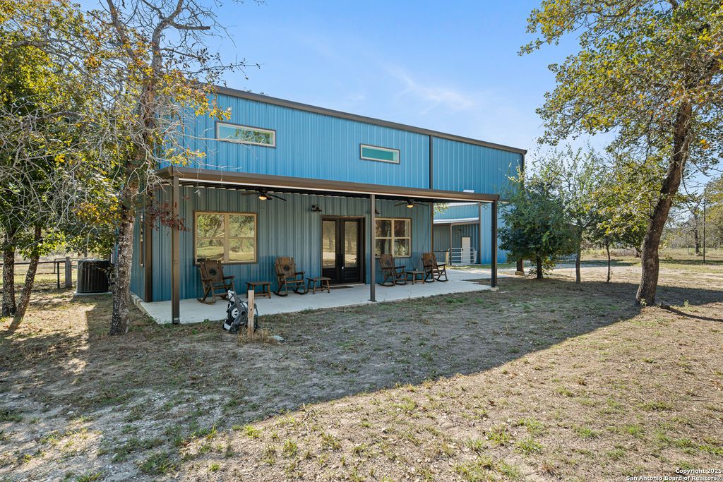 144 County Road 7725, Natalia, TX 78059