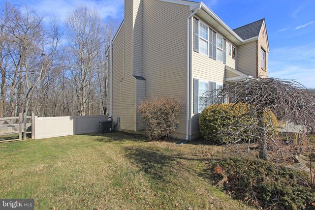 251 E FLAGSTONE DR, Newark, DE 19702