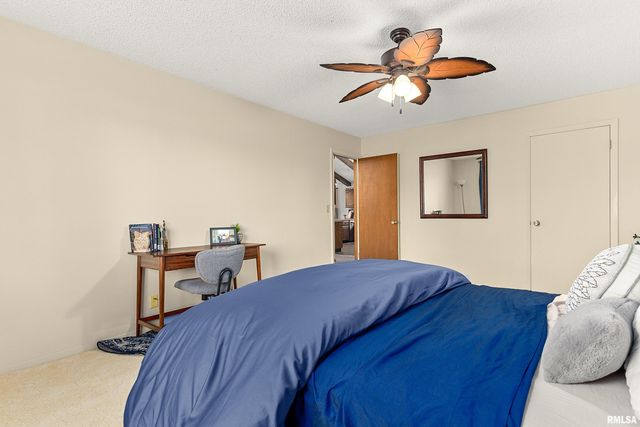 1B COUNTRY CLUB Court, Pekin, IL 61554