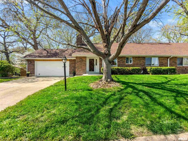 1B COUNTRY CLUB Court, Pekin, IL 61554