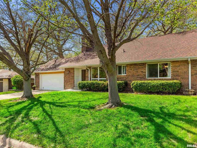 1B COUNTRY CLUB Court, Pekin, IL 61554
