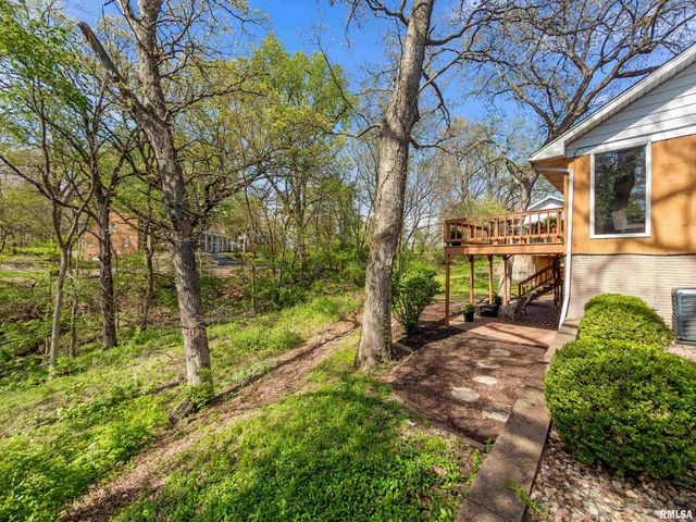 1B COUNTRY CLUB Court, Pekin, IL 61554
