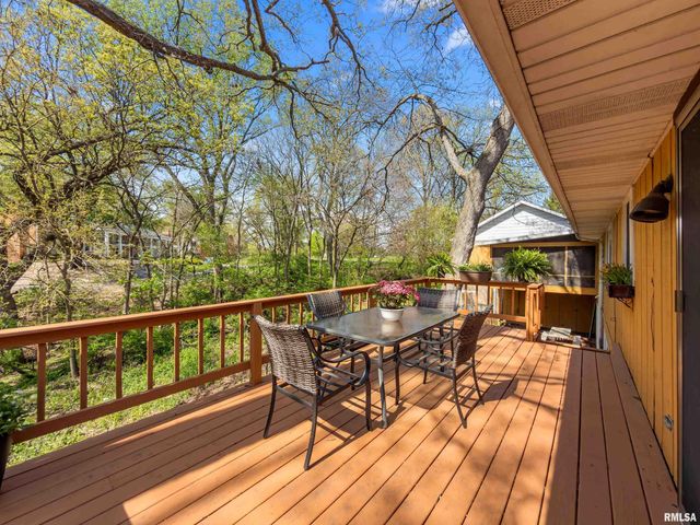1B COUNTRY CLUB Court, Pekin, IL 61554