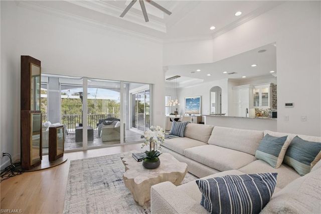 451 Oak AVE, Naples, FL 34108