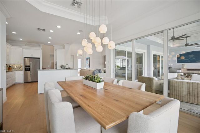 451 Oak AVE, Naples, FL 34108