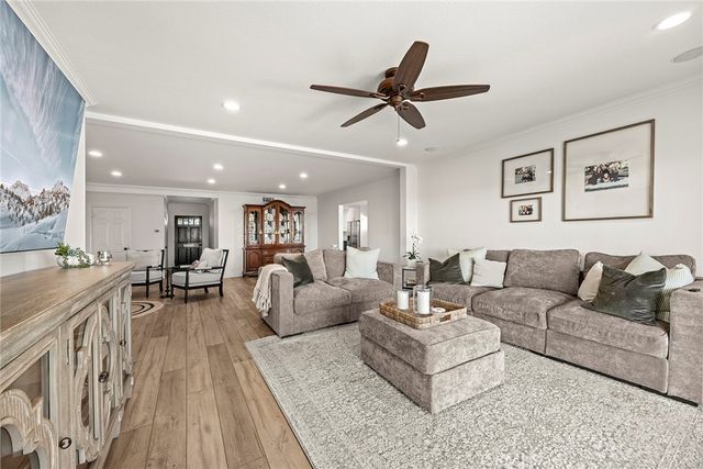 15914 West, Whittier, CA 90603