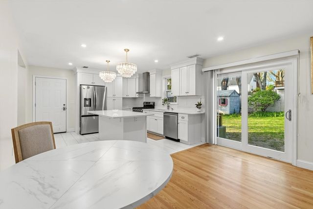 423 Bedford St, Lexington, MA 02420