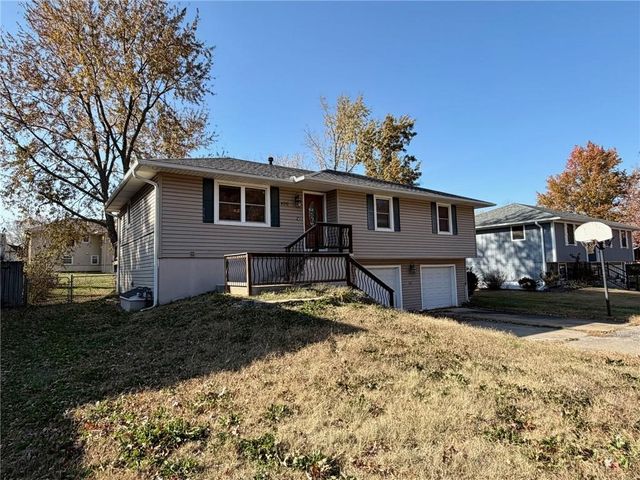 406 Chapel Road, Warrensburg, MO 64093