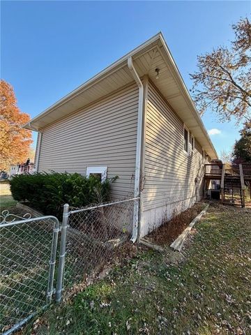 406 Chapel Road, Warrensburg, MO 64093