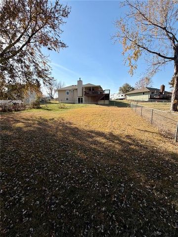 406 Chapel Road, Warrensburg, MO 64093