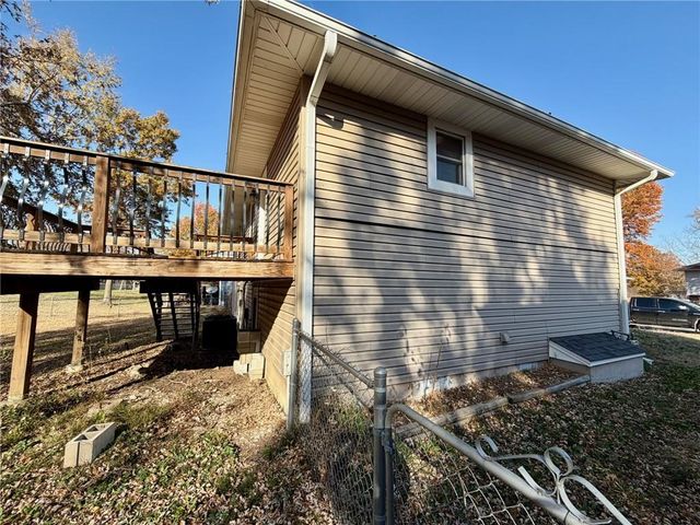 406 Chapel Road, Warrensburg, MO 64093