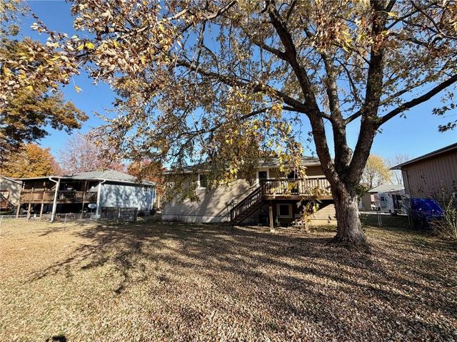 406 Chapel Road, Warrensburg, MO 64093