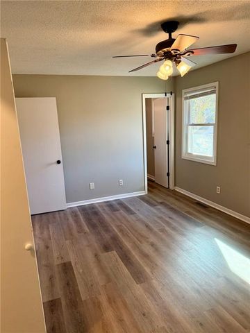 406 Chapel Road, Warrensburg, MO 64093