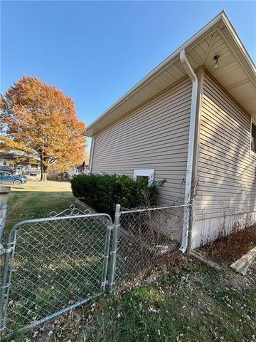 406 Chapel Road, Warrensburg, MO 64093