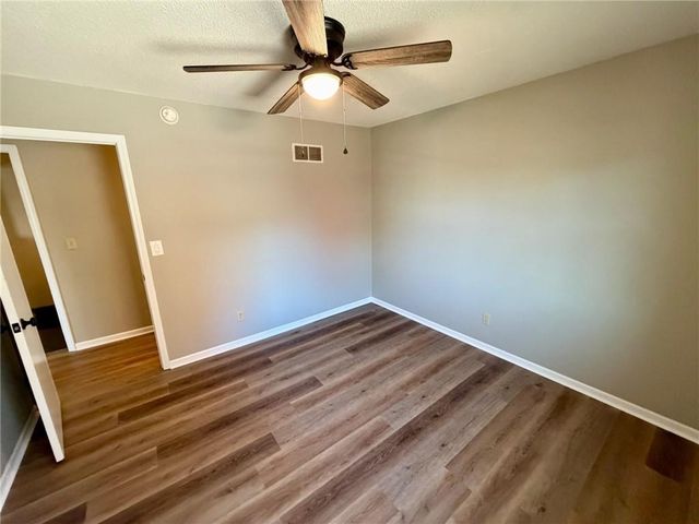 406 Chapel Road, Warrensburg, MO 64093