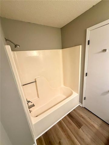 406 Chapel Road, Warrensburg, MO 64093